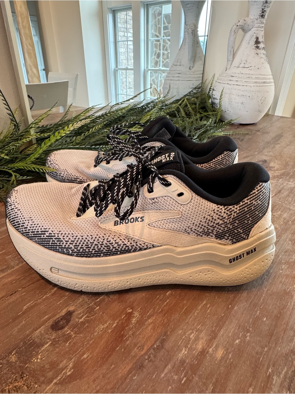 Brooks Ghost Max Running Shoes - Black & Cream